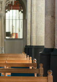 Binnen in de St. Joris Kerk 