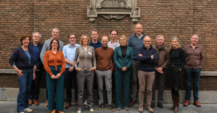 Groepsfoto van nieuwe lichting alumni van de leergang Erfgoedfilisofie